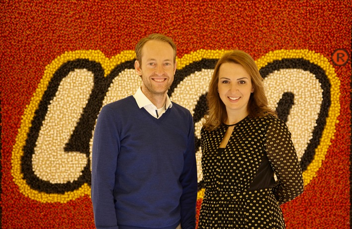 Karen Pascha-Gladyshev, Geschäftsführerin der LEGO GmbH, und Florian Gmeiner, Leiter Marketing LEGO GmbH. Erfolgreiches Geschäftsjahr 2019 für die LEGO GmbH: Jedes zweite Kind in Deutschland hat im Jahr 2019 mindestens ein neues LEGO® Produkt bekommen. Das Unternehmen stellt seine Produktneuheiten auf der Internationalen Spielwarenmesse in Nürnberg vor. Weiterer Text über ots und www.presseportal.de/nr/65052 / Die Verwendung dieses Bildes ist für redaktionelle Zwecke honorarfrei. Veröffentlichung bitte unter Quellenangabe: