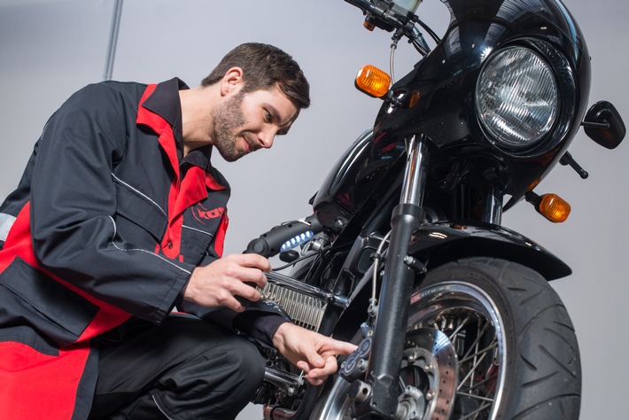 KÜS: Sicher in die Motorradsaison / Weiterer Text über ots und www.presseportal.de/nr/116601 / Die Verwendung dieses Bildes ist für redaktionelle Zwecke honorarfrei. Veröffentlichung bitte unter Quellenangabe: