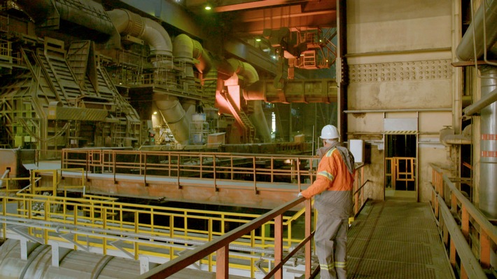 MDR FERNSEHEN DER GROSSE PREIS - DIE TREUHAND UND DER OSTEN, Film von Ariane Riecker und Dirk Schneider, am Sonntag (01.03.20) um 20:15 Uhr.
Der Film zeigt, warum in diesen ersten Jahren nach der friedlichen Revolution das entstehen konnte, was Ostdeutschland bis heute prägt - ein grassierendes Misstrauen in die Eliten und Institutionen, die Wut auf