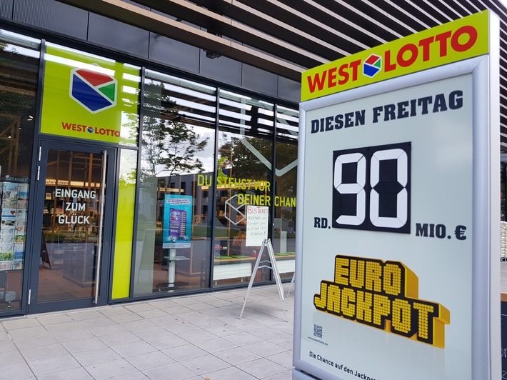 Drei der vier Spielteilnehmer, die Eurojackpot in Nordrhein-Westfalen am vergangenen Wochenende (7. Februar) zu Millionären gemacht hat, sind mittlerweile bekannt. Doch der Rekordgewinner aus dem Münsterland, der sich den dicksten Fisch geangelt hat, ist nicht dabei. Wo steckt der 90-Millionen-Tipper? Weiterer Text über ots und www.presseportal.de/nr/62773 / Die Verwendung dieses Bildes ist für redaktionelle Zwecke honorarfrei. Veröffentlichung bitte unter Quellenangabe: