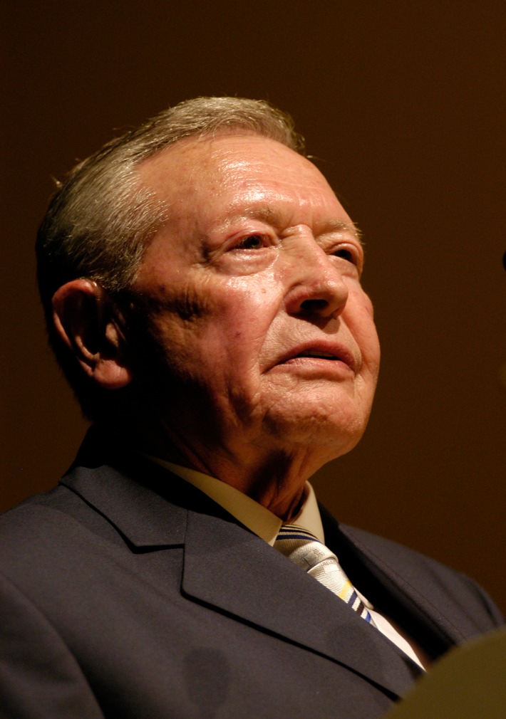 ADAC trauert um ehemaligen Präsidenten Otto Flimm / Herausragende Persönlichkeit des Clubs im Alter von 90 Jahren gestorben / ADAC Ehrenpräsident Otto Flimm. Weiterer Text über ots und www.presseportal.de/nr/7849 / Die Verwendung dieses Bildes ist für redaktionelle Zwecke honorarfrei. Veröffentlichung bitte unter Quellenangabe: