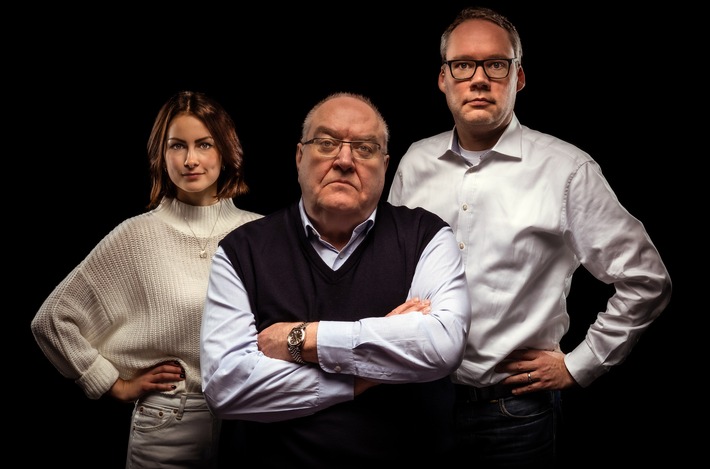 SÜDWESTRUNDFUNK
Sprechen wir über Mord?! - Der SWR2 True Crime Podcast
ab 2. März, monatlich in der SWR2 App und in der ARD Audiothek
Im Podcast ,,Sprechen wir über Mord?! - Der SWR2 True Crime Podcast