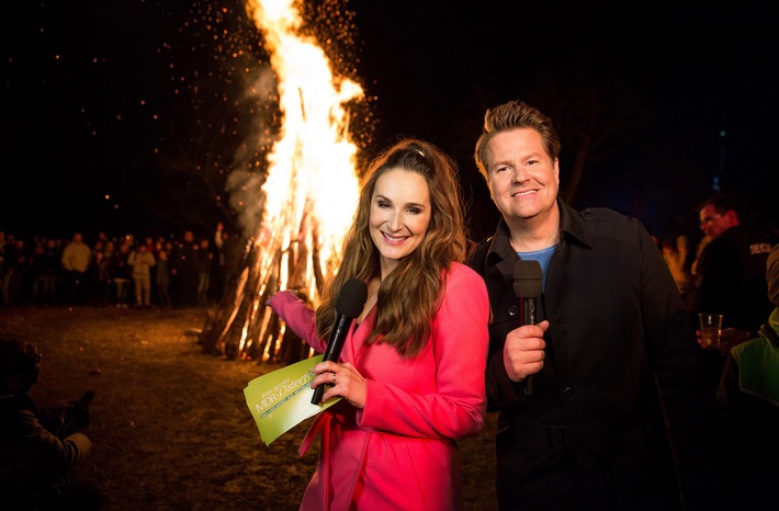 Die Moderatoren Sarah von Neuburg und Lars-Christian Karde / Weiterer Text über ots und www.presseportal.de/nr/7880 / Die Verwendung dieses Bildes ist für redaktionelle Zwecke honorarfrei. Veröffentlichung bitte unter Quellenangabe: