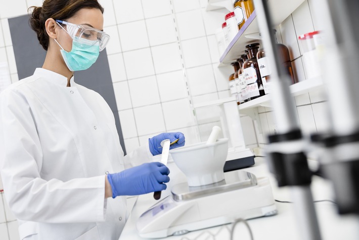 Die Impfstoffausgaben der GKV lagen mit 153 Mio. Euro im März um 43,6 Prozent über dem Wert des Vorjahresmonats. Bereits im Januar und Februar 2020 waren hohe Zuwachsraten von etwa 20 Prozent zu verzeichnen. Im Durchschnitt über alle drei Monate betrug der Anstieg der GKV-Ausgaben für Impfstoffe 28,3 Prozent auf 375 Mio. Euro. Weiterer Text über ots und www.presseportal.de/nr/7002 / Die Verwendung dieses Bildes ist für redaktionelle Zwecke honorarfrei. Veröffentlichung bitte unter Quellenangabe: