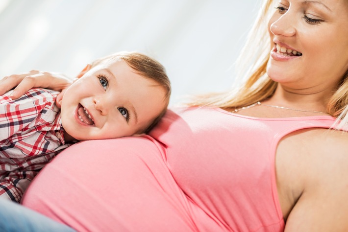 Die Ständige Impfkommission (STIKO) empfiehlt nun auch die Impfung gegen Keuchhusten für schwangere Frauen. Weiterer Text über ots und www.presseportal.de/nr/39763 / Die Verwendung dieses Bildes ist für redaktionelle Zwecke honorarfrei. Veröffentlichung bitte unter Quellenangabe: