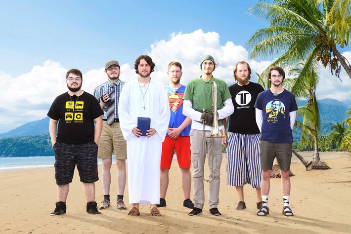 Elias (24) liebt Elfenkostueme und hat noch nie gekuesst. Diese sieben Nerds suchen in der Reality-Show ,,Beauty & The Nerd