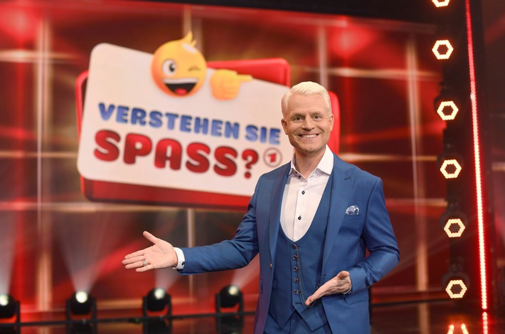 In einer neuen Ausgabe der großen Samstagabendshow des SWR präsentiert Gastgeber Guido Cantz am 9. Mai wieder zahlreiche neue Spaßfilme mit der versteckten Kamera.
© SWR/Wolfgang Breiteneicher, honorarfrei - Verwendung gemäß der AGB im engen inhaltlichen, redaktionellen Zusammenhang mit genannter SWR-Sendung bei Nennung