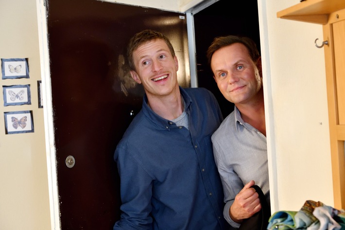 Mads (Golo Euler) und Andi Schwartz (Devid Striesow) führen ihre Ermittlungen entgegen Jasmins Wünschen fort. Nutzung des Bildes nur in Verbindung mit der Sendung inkl. Social Media / Weiterer Text über ots und www.presseportal.de/nr/7840 / Die Verwendung dieses Bildes ist für redaktionelle Zwecke honorarfrei. Veröffentlichung bitte unter Quellenangabe: