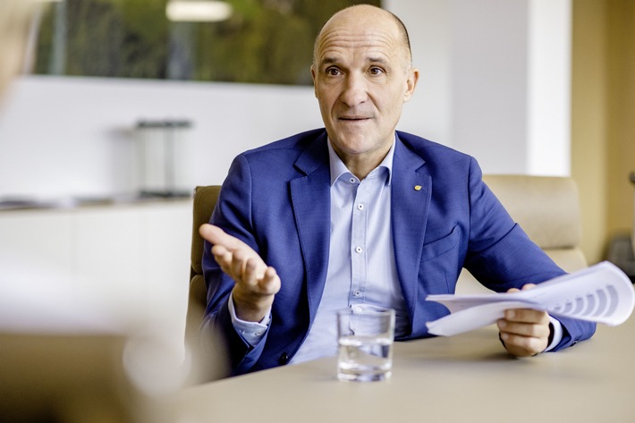 Dr. Helge Lach, Mitglied des Vorstands der Deutschen Vermögensberatung AG (DVAG). Weiterer Text über ots und www.presseportal.de/nr/6340 / Die Verwendung dieses Bildes ist für redaktionelle Zwecke honorarfrei. Veröffentlichung bitte unter Quellenangabe: