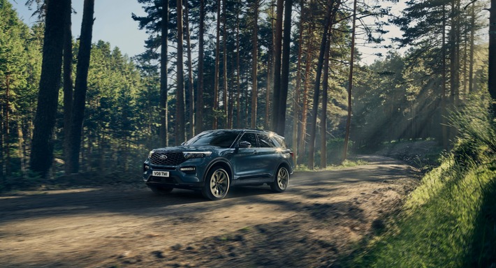 Der Ford Explorer, das neue Top-Modell der europäischen SUV-Familie von Ford, überzeugt mit fortschrittlicher Plug-in-Hybrid-Technologie, sieben Sitzen, einer luxuriöser Serienausstattung, einem modernen 10-Gang-Automatikgetriebe, zahlreichen Fahrer-Assistenzsystemen und einer maximalen Anhängelast (gebremst) von 2.500 Kilogramm. Die neue, sechste Explorer Generation ist in Deutschland in den beiden Ausstattungsversionen