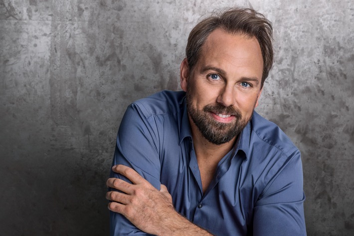 Steven Gätjen / Nutzung des Bildes nur in Verbindung mit der Sendung inkl. Social Media / Nutzungsrecht bis 30.08.2021 Weiterer Text über ots und www.presseportal.de/nr/7840 / Die Verwendung dieses Bildes ist für redaktionelle Zwecke honorarfrei. Veröffentlichung bitte unter Quellenangabe: