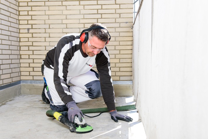 Schöner Sommer, schöner Balkon, schöner Urlaub / Weiterer Text über ots und www.presseportal.de/nr/54519 / Die Verwendung dieses Bildes ist für redaktionelle Zwecke honorarfrei. Veröffentlichung bitte unter Quellenangabe: