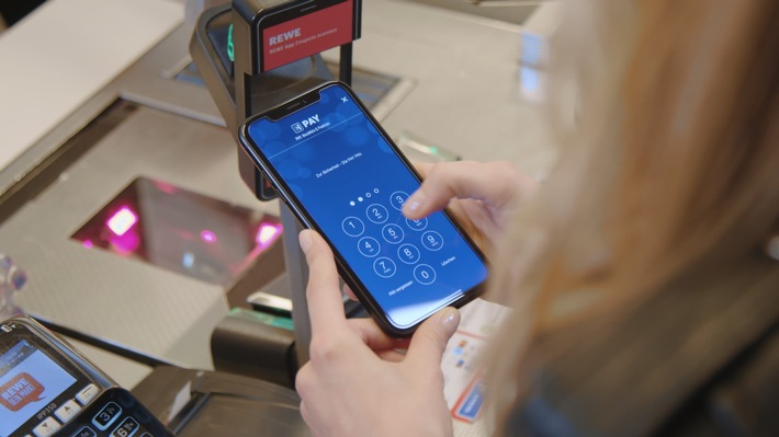 Ausgezeichnet von Focus Money und ServiceValue / PAYBACK App ist eine der kundenfreundlichsten Apps in Deutschland / PAYBACK App ist eine der kundenfreundlichsten Apps in Deutschland Weiterer Text über ots und www.presseportal.de/nr/102404 / Die Verwendung dieses Bildes ist für redaktionelle Zwecke honorarfrei. Veröffentlichung bitte unter Quellenangabe: