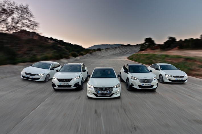 PEUGEOT Webstore: Ab sofort rund 11.000 neue Modelle auf einen Klick / Alle Personenwagen von PEUGEOT stehen im neuen PEUGEOT Webstore zum Kauf bereit. Weiteres Bildmaterial findet sich unter: https://1drv.ms/u/s!AhUcF6U9mRN8oyc-4kmuA91V7qB7?e=0bBtfr. Weiterer Text über ots und www.presseportal.de/nr/6984 / Die Verwendung dieses Bildes ist für redaktionelle Zwecke honorarfrei. Veröffentlichung bitte unter Quellenangabe: