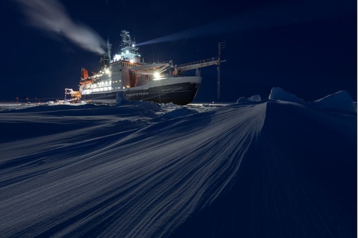 The icebreaking research vessel Polarstern is home and shelter for the MOSAiC scientists and crew.© rbb/Alfred-Wegener-Institut/Steffen Graupner (CC-BY 4.0, honorarfrei - Verwendung gemäß der AGB von ARD-Foto.de im engen inhaltlichen, redaktionellen Zusammenhang mit genannter rbb-Sendung und bei Nennung