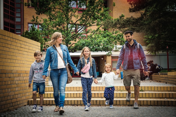 Jugendherbergen öffnen ihre Türen für Familienurlaub an den spannendsten Orten Deutschlands. Weiterer Text über ots und www.presseportal.de/nr/33673 / Die Verwendung dieses Bildes ist für redaktionelle Zwecke honorarfrei. Veröffentlichung bitte unter Quellenangabe: