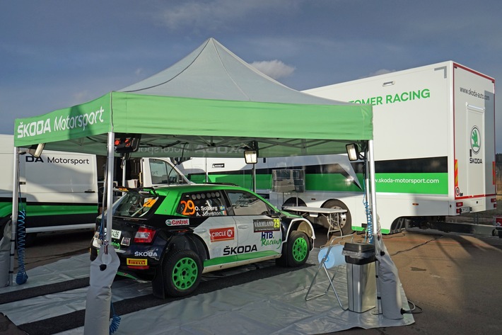 Der SKODA Motorsport Kundenservice bei der Rallye Schweden, dem zweiten Lauf zur FIA Rallye-Weltmeisterschaft 2020. Weiterer Text über ots und www.presseportal.de/nr/28249 / Die Verwendung dieses Bildes ist für redaktionelle Zwecke honorarfrei. Veröffentlichung bitte unter Quellenangabe: