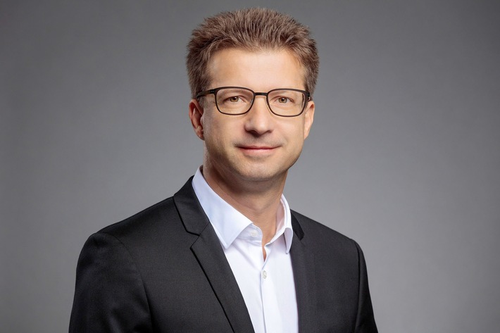 MDR Fernsehdirektor Wolf-Dieter Jacobi / Weiterer Text über ots und www.presseportal.de/nr/7880 / Die Verwendung dieses Bildes ist für redaktionelle Zwecke honorarfrei. Veröffentlichung bitte unter Quellenangabe: