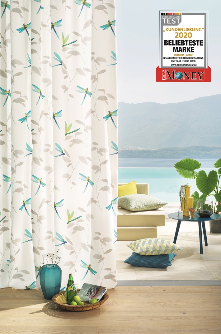 Der Kulmbacher Textilverlag Saum & Viebahn ist ein Anbieter von dekorativen, modernen Wohnstoffen und Sonnenschutzprodukten. Das Unternehmen wurde jüngst für das ansprechende Sortiment, Qualität und Preis-Leistungs-Verhältnis von Focus Money zum Kunden-Liebling in der Kategorie Raumausstattung ausgezeichnet. Weiterer Text über ots und www.presseportal.de/nr/145081 / Die Verwendung dieses Bildes ist für redaktionelle Zwecke honorarfrei. Veröffentlichung bitte unter Quellenangabe: