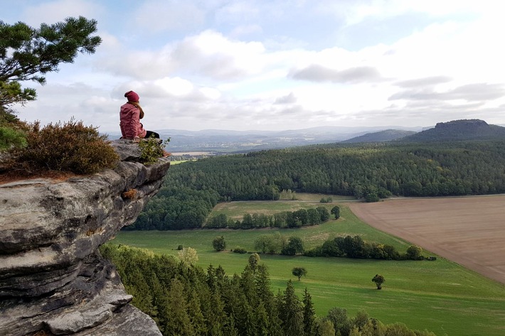 Biologin Jasmina Neudecker geht auf einen Abenteuertrip vor der eigenen Haustür. / Nutzung des Bildes nur in Verbindung mit der Sendung inkl. Social Media / Weiterer Text über ots und www.presseportal.de/nr/105413 / Die Verwendung dieses Bildes ist für redaktionelle Zwecke honorarfrei. Veröffentlichung bitte unter Quellenangabe: