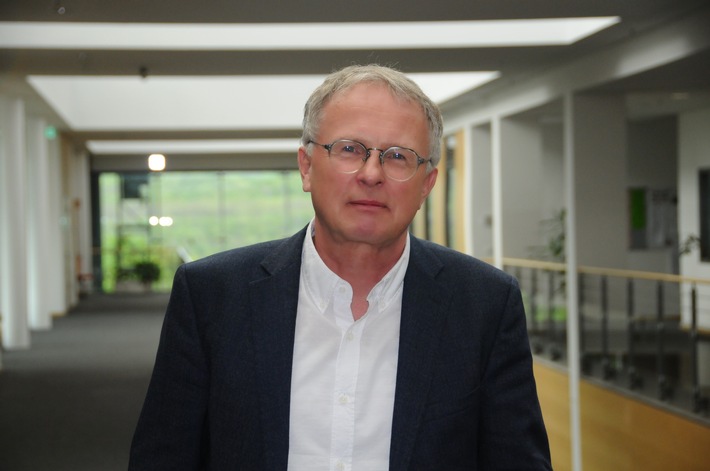 Matthias Gehler, letzte DDR-Regierungssprecher und späterer Chefredakteur und Hörfunkchef von MDR THÜRINGEN / Weiterer Text über ots und www.presseportal.de/nr/7880 / Die Verwendung dieses Bildes ist für redaktionelle Zwecke honorarfrei. Veröffentlichung bitte unter Quellenangabe: