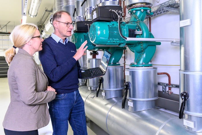 OT Security. Foto: TÜV Rheinland. Weiterer Text über ots und www.presseportal.de/nr/31385 / Die Verwendung dieses Bildes ist für redaktionelle Zwecke honorarfrei. Veröffentlichung bitte unter Quellenangabe: