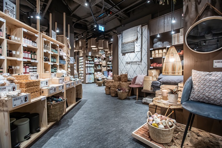 Dänische Lifestyle-Marke Søstrene Grene expandiert in Deutschland mit neuer Omnichannel-Strategie und Onlineshop / Søstrene Grene Flagship Store im Ring-Center Berlin / ©Markus Nass für Søstrene Grene / Weiterer Text über ots und www.presseportal.de/nr/138401 / Die Verwendung dieses Bildes ist für redaktionelle Zwecke honorarfrei. Veröffentlichung bitte unter Quellenangabe: