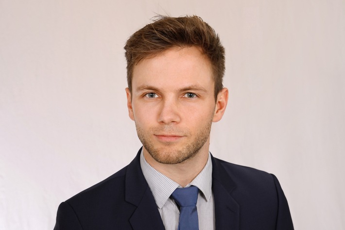 Jan Mies (34) übernimmt zum 1. Juli die Aufgabe des Fußballchefs im dpa-Sport. Er ist seit 2019 für die dpa als Sportredakteur tätig. Weiterer Text über ots und www.presseportal.de/nr/8218 / Die Verwendung dieses Bildes ist für redaktionelle Zwecke honorarfrei. Veröffentlichung bitte unter Quellenangabe: