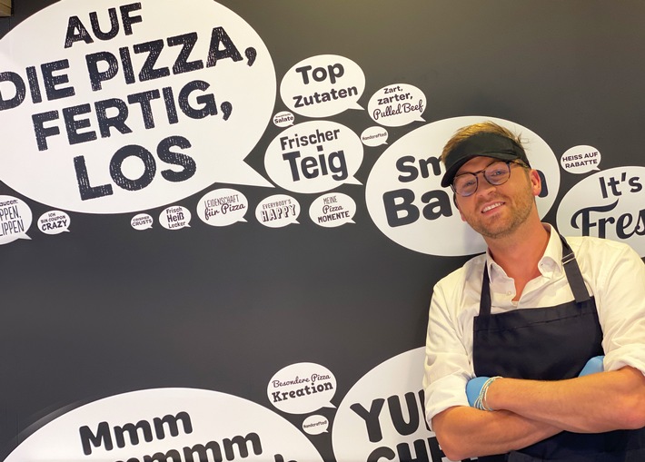 SWR Fernsehen WAS KOSTET: PIZZA?, am Dienstag (14.07.20) um 21:00 Uhr.
Johannes Zenglein
© SWR/Larissa Marx, honorarfrei - Verwendung gemäß der AGB im engen inhaltlichen, redaktionellen Zusammenhang mit genannter SWR-Sendung bei Nennung