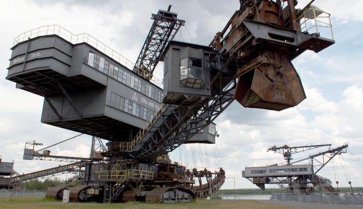 Tagebaugroßgerät. Weiterer Text über ots und www.presseportal.de/nr/7880 / Die Verwendung dieses Bildes ist für redaktionelle Zwecke honorarfrei. Veröffentlichung bitte unter Quellenangabe: