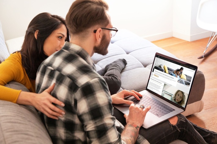 Video-Beratung startklar: Das neue Bad bequem von zuhause / ELEMENTS bietet zusätzlichen Service zum Ausstellungs-Termin vor Ort / ELEMENTS geht in Sachen Digitalisierung den nächsten Schritt mit der persönlichen Video-Beratung. Weiterer Text über ots und www.presseportal.de/nr/119190 / Die Verwendung dieses Bildes ist für redaktionelle Zwecke honorarfrei. Veröffentlichung bitte unter Quellenangabe: