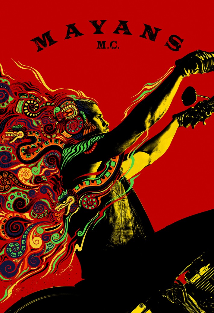 Mayans M.C., Staffel zwei. Die Verwendung ist nur bei redaktioneller Berichterstattung im Rahmen einer Programmankündigung ab 2 Monate vor der ersten Ausstrahlung bis 1 Monat nach der letzten Ausstrahlung und während des Ausstrahlungszeitraums im Zusammenhang mit dieser Sendung und Nennung des Copyrights gestattet. Folgende Ausnahme gilt bei Select-Titeln: Bewerbung des Films 1 Monat vor Ausstrahlung und 1 Monat nach der letzten Ausstrahlung.Ferner muss auf die Gebührenfolge hingewiesen werden. In bzw. an jedes Filmbild muss daher ein konkreter Filmhinweis integriert werden. Mindestens Filmtitel, Ausstrahlungsmonat und Sender sollten im bzw. am Bild genannt werden. Bilder dürfen nicht in Collagen eingebaut und nicht beschnitten werden. Die Archivierung und Weitergabe an Dritte ist nicht gestattet. Spätere Veröffentlichungen sind nur nach Rücksprache und ausdrücklicher Genehmigung möglich. Der Lizenzgeber behält sich das Recht vor, alle Marketingaktivitäten zur Freigabe vorgelegt zu bekommen. Weiterer Text über ots und www.presseportal.de/nr/33221