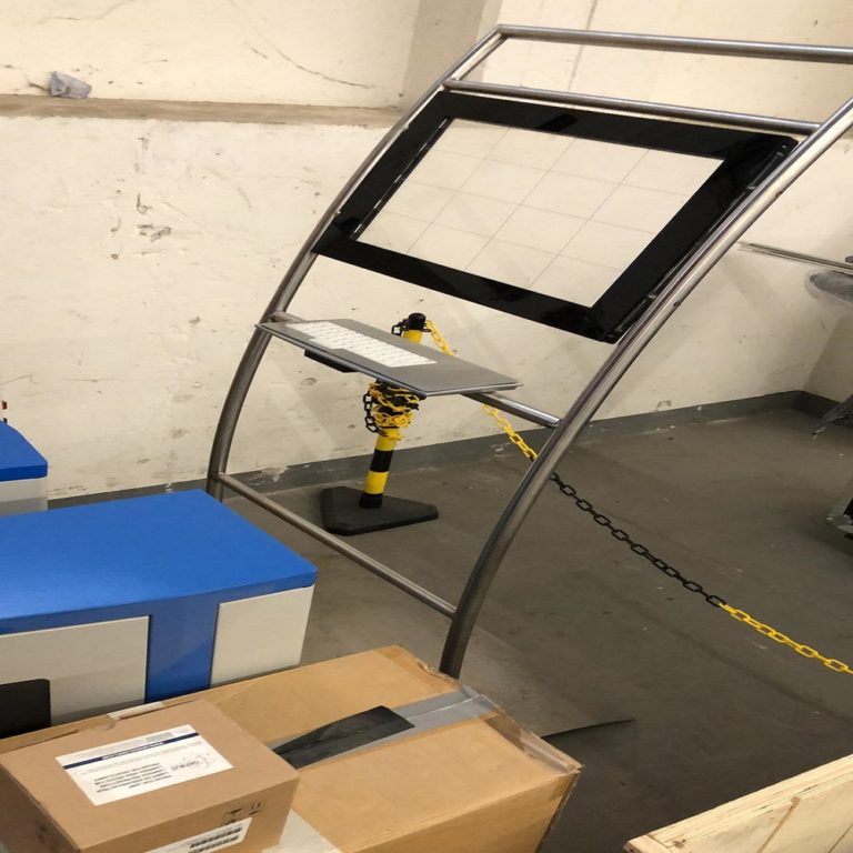 Glockenklang Und Musik: Eine Tradition Beim Abholen Von Schrott In Mönchengladbach