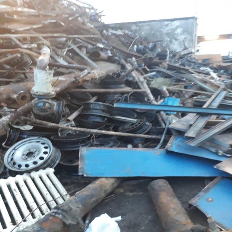 Wir sammeln Deinen Eisenschrott zu Topkonditionen in kleinen, oder großen Mengen in Krefeld