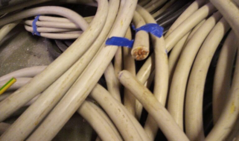 Nicht nur Elektroschrott erfordert einen qualifizierten Umgang: Die Schrottabholung Bergkamen ist der Fachmann für jeden Schrott