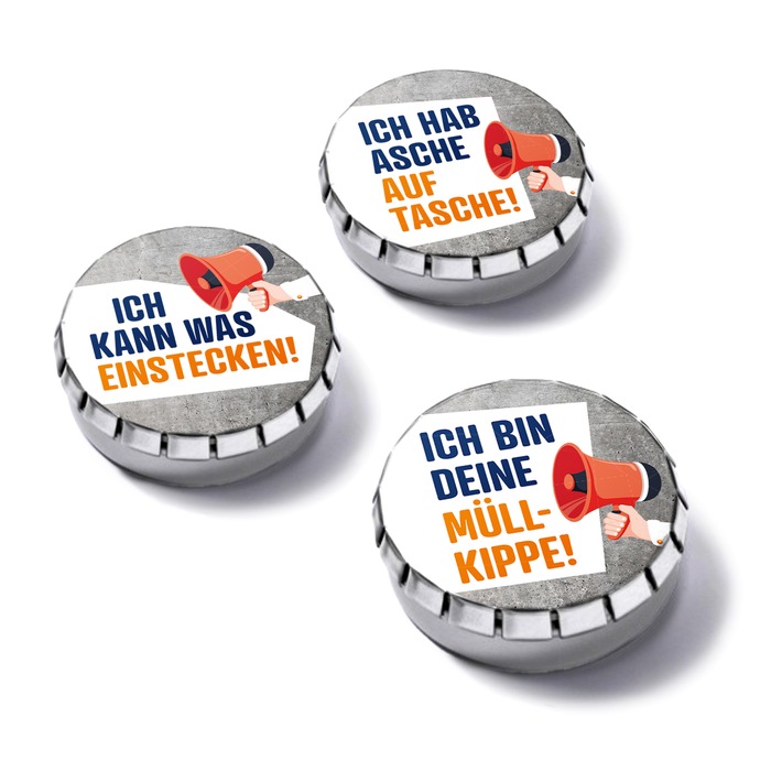 Taschenaschenbecher / Achte auf die Umwelt! - BVTE sensibilisiert Verbraucher für eine verantwortungsbewusste Entsorgung von Abfällen / Knappe Viertel Million Taschenaschenbecher verteilt / Weiterer Text über ots und www.presseportal.de/nr/141532 / Die Verwendung dieses Bildes ist für redaktionelle Zwecke unter Beachtung ggf. genannter Nutzungsbedingungen honorarfrei. Veröffentlichung bitte mit Bildrechte-Hinweis.