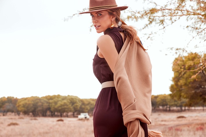 Das Hamburger Modeunternehmen präsentiert anlässlich seines 20-jährigen Markenjubiläums die zweite Kampagne mit Botschafterin Victoria Swarovski. Unter dem Motto