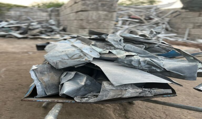 Sie ersticken im Schrott? Lassen Sie ihn einfach von der Schrottabholung Meerbusch kostenlos abholen